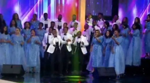 THERE IS POWER IN THIS PLACE BY SIMEON RICH & LOVEWORLD SINGERS  [MP3 & LYRICS]